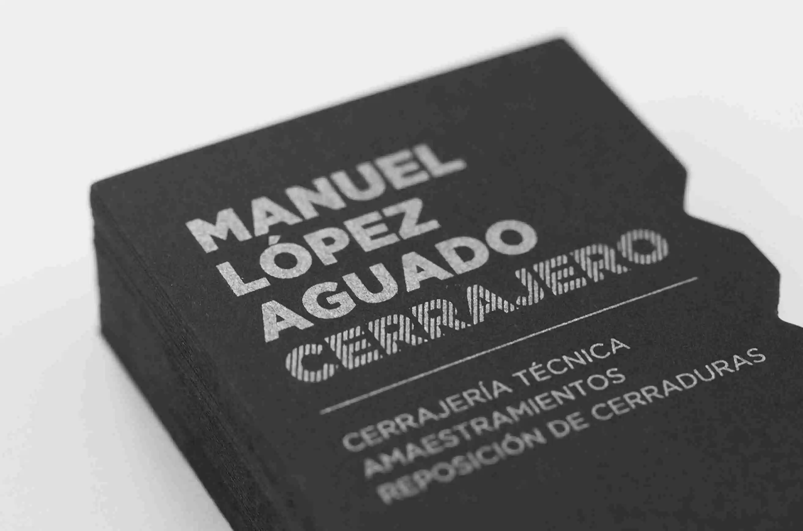 Manuel López, diseño de tarjetas para cerrajero