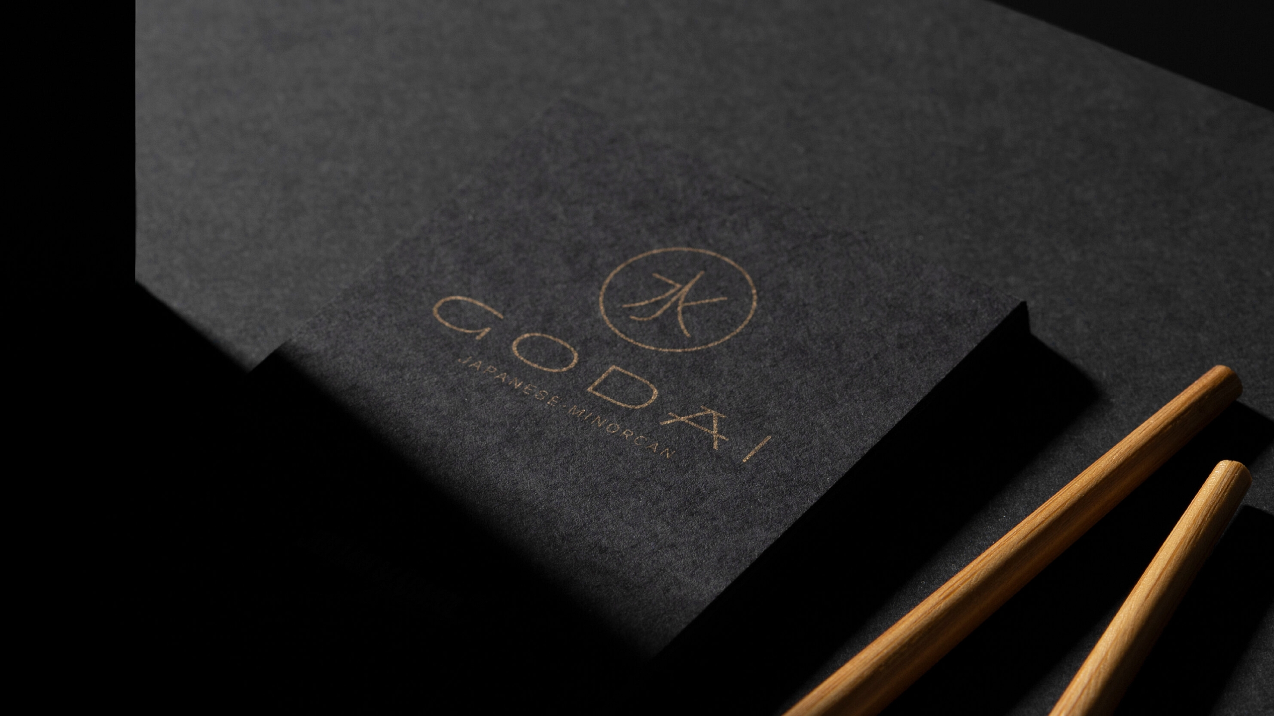 Diseño de logotipo para restaurante Godai Menorca