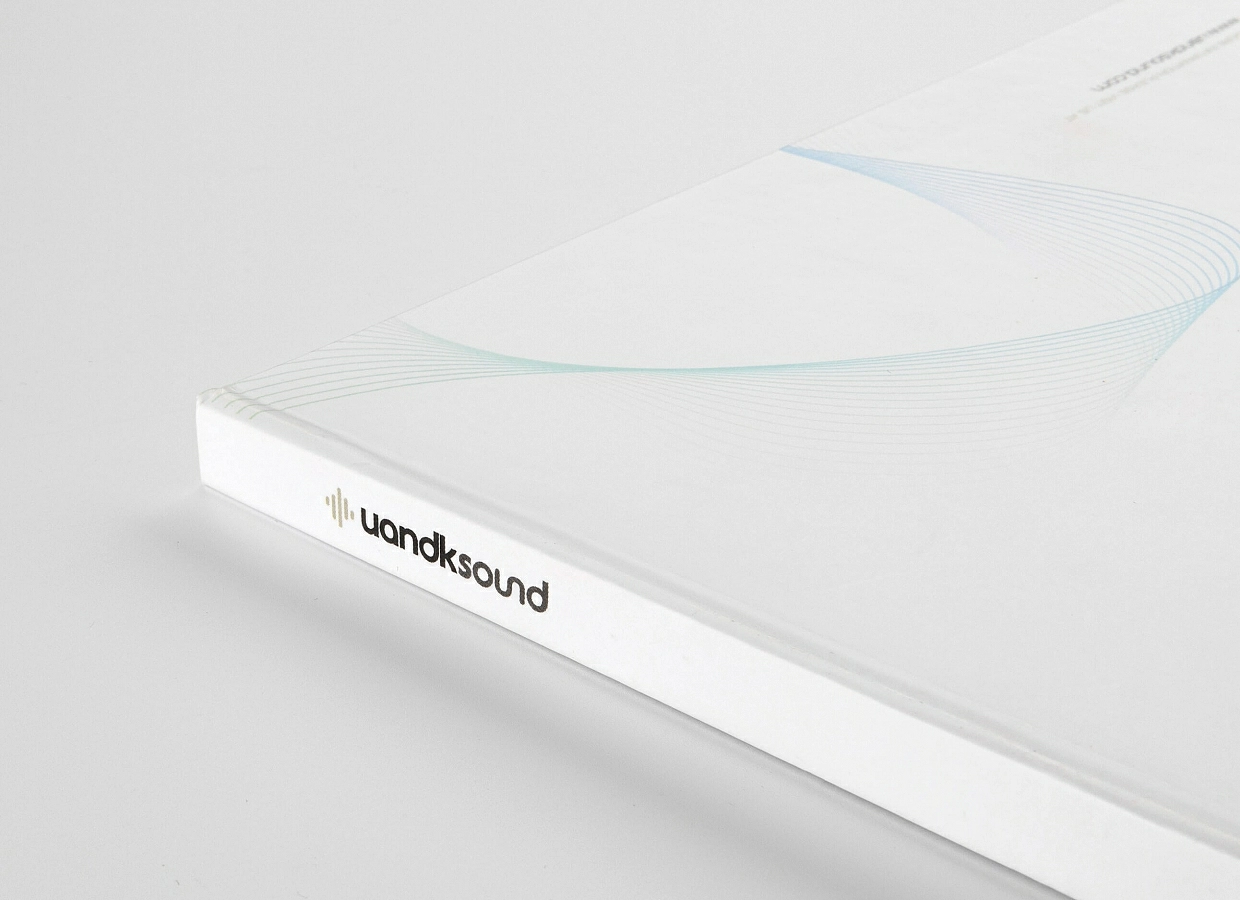 Diseño de catálogo corporativo y de producto para Uandksound 2021