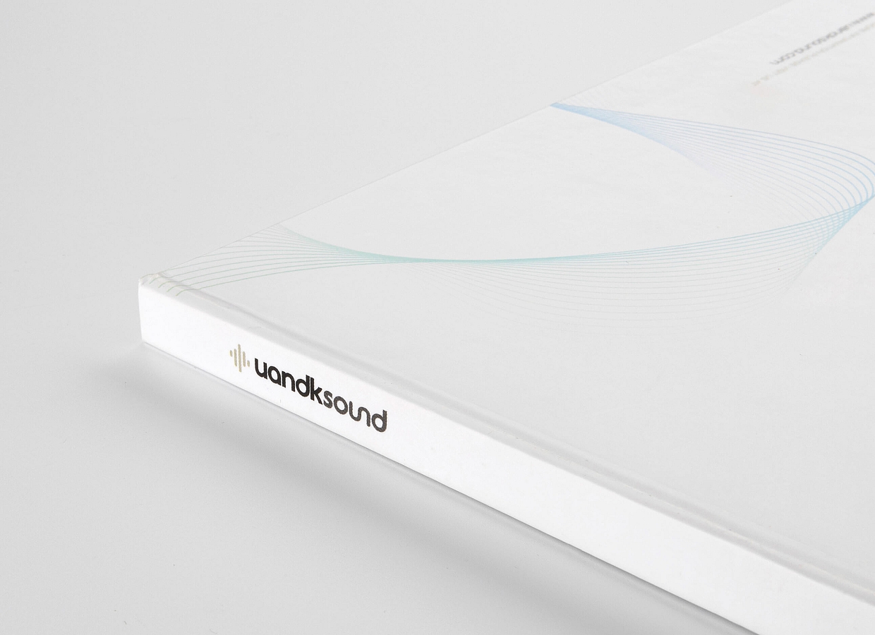 Diseño de catálogo corporativo y de producto para Uandksound 2021