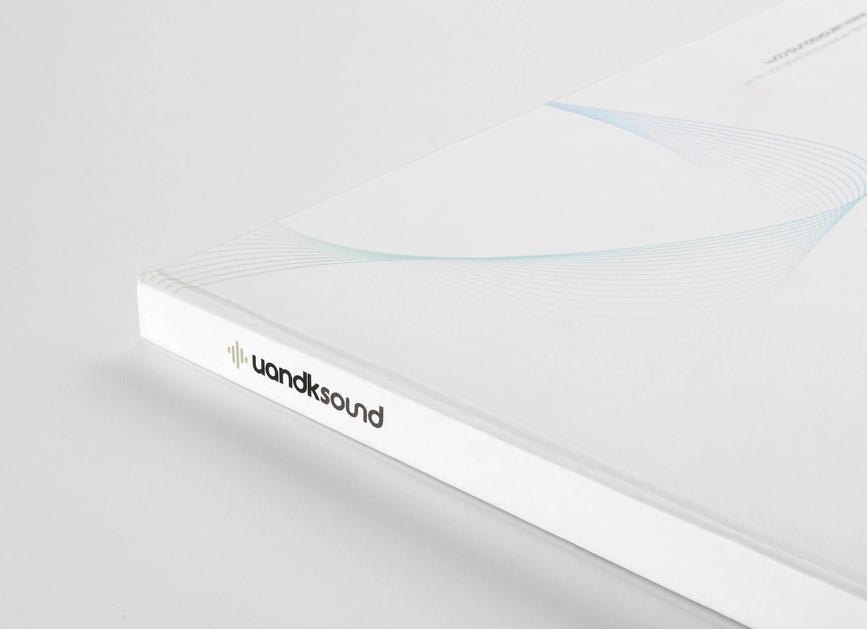 Diseño de catálogo corporativo y de producto para Uandksound 2021