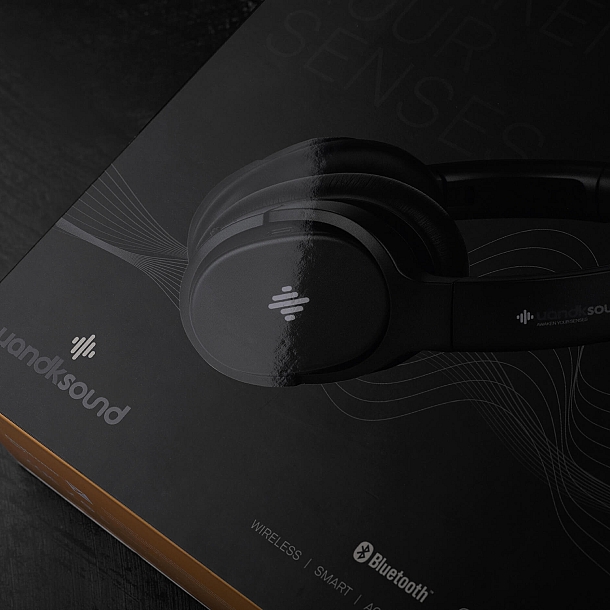 vista diagonal diseño caja oscura con reflejo