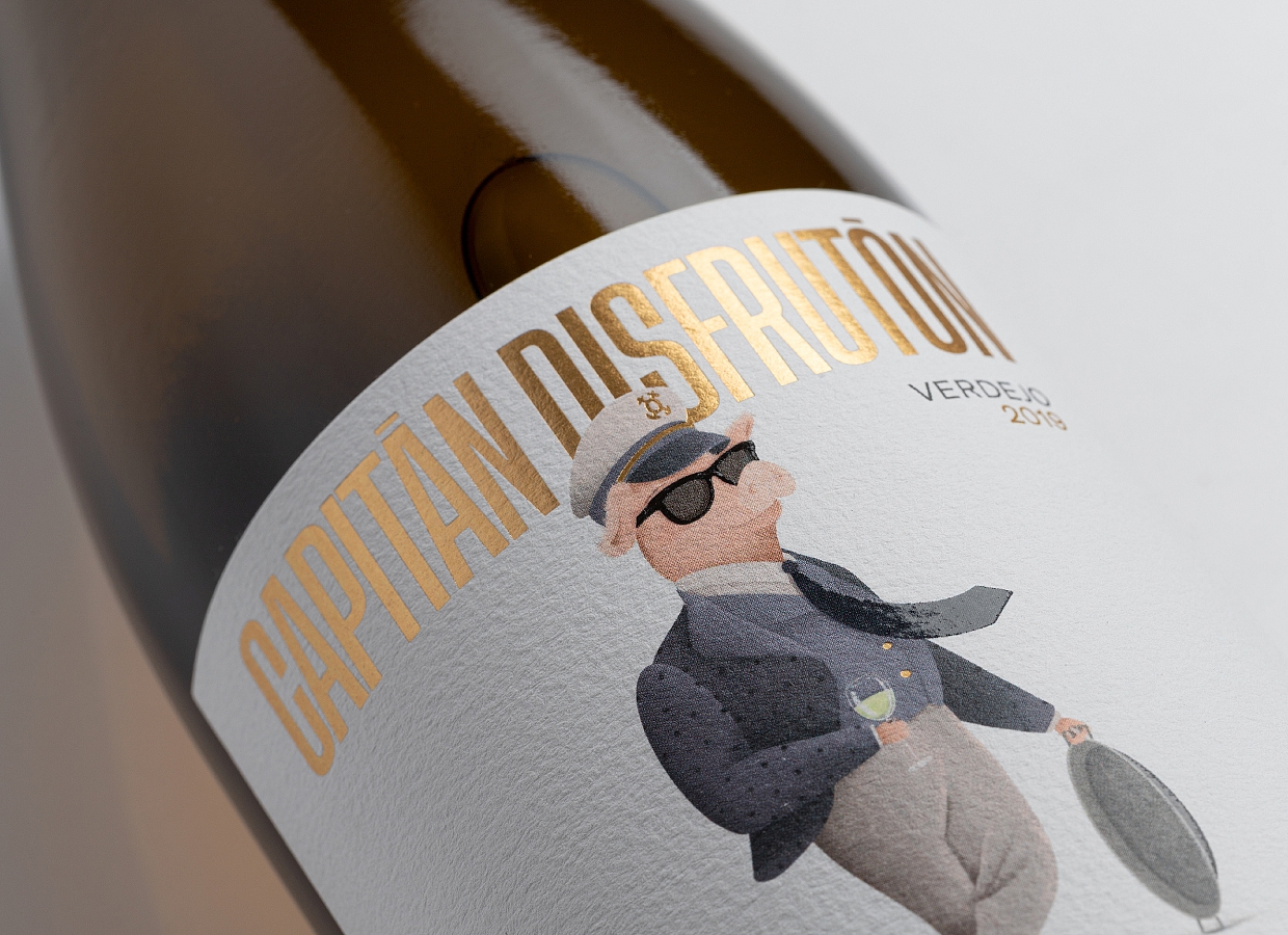 Capitán Disfrutón. Etiqueta para botella de vino